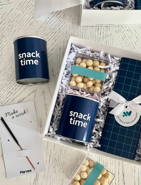 Presente de Aniversário Corporativo Snack Time | Kit Personalizado | Estúdio Suspirar